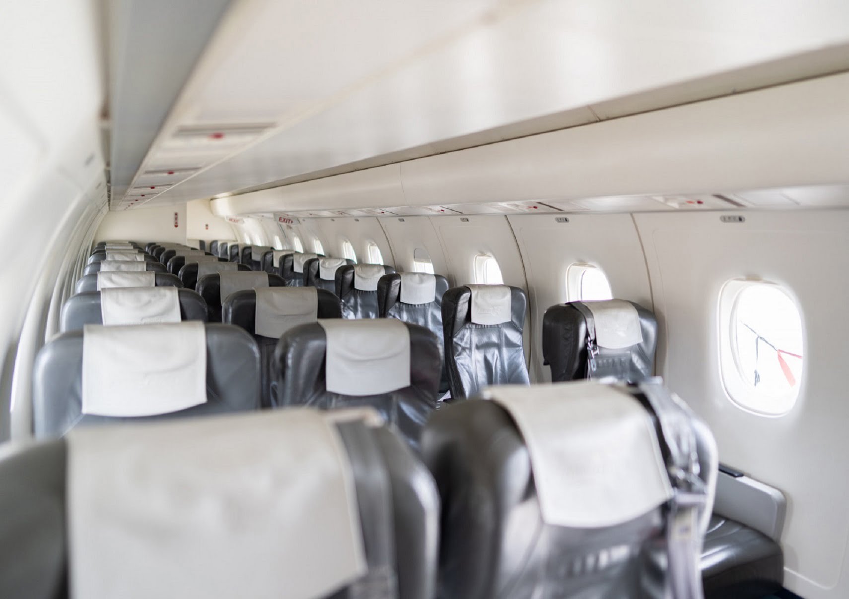 Dornier_328_cabin_front